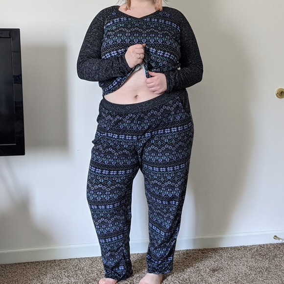 Ultra-Comfy Loungewear Set - Picture 2 of 6
